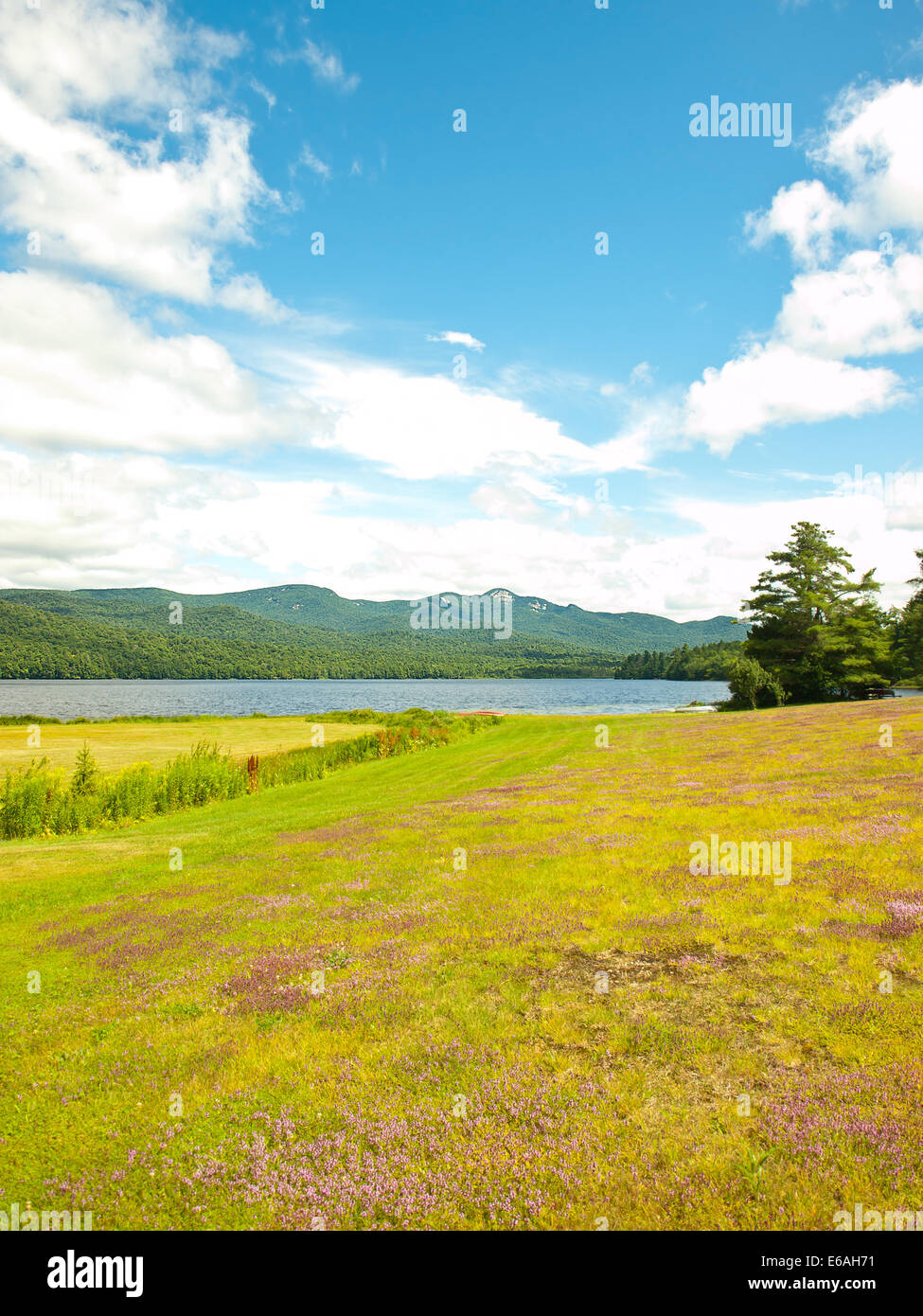 Lewey Lake dans l'Adirondack State Park, New York Banque D'Images