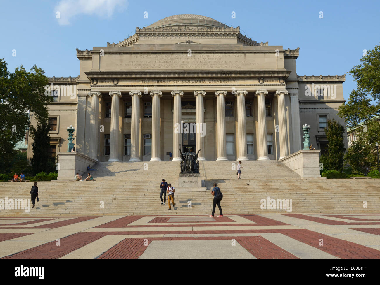 Faible Memorial Library à l'Alma Mater de sculpture, l'université de Columbia Banque D'Images