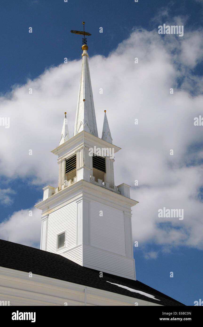 Église de Kellogg, spire, Harpswell, Maine, USA, ciel, bleu, blanc, noir, la Nouvelle Angleterre, dans l'Est Banque D'Images
