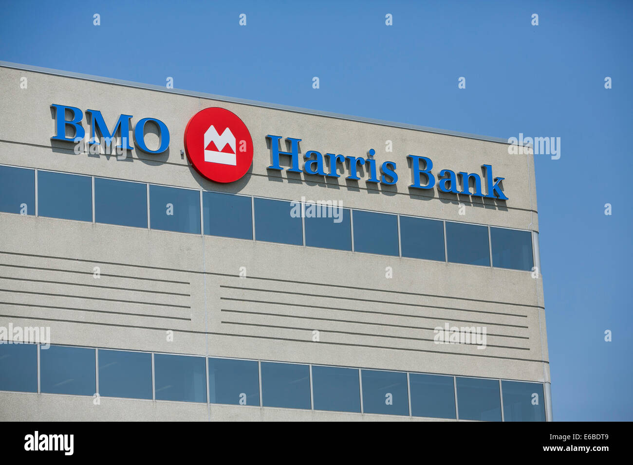 Un immeuble de bureaux occupé par BMO Harris Bank à Naperville, Illinois. Banque D'Images
