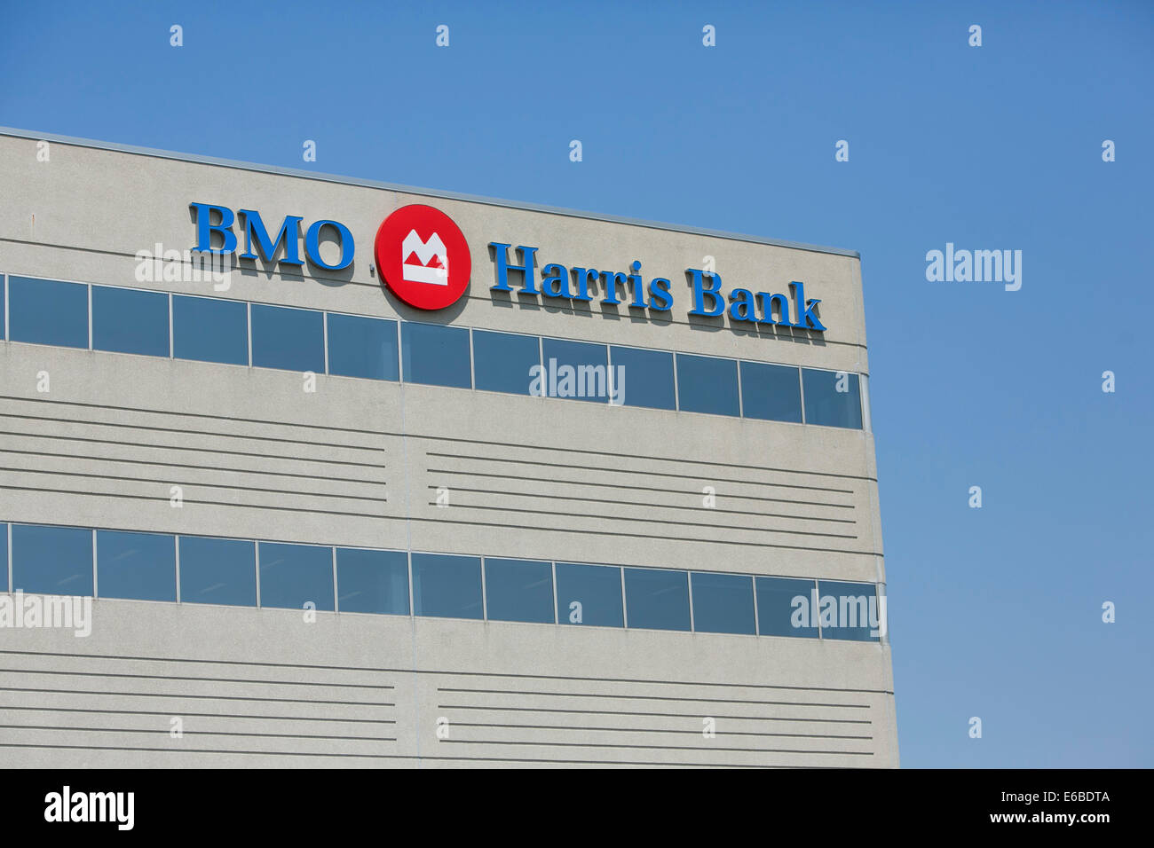 Un immeuble de bureaux occupé par BMO Harris Bank à Naperville, Illinois. Banque D'Images