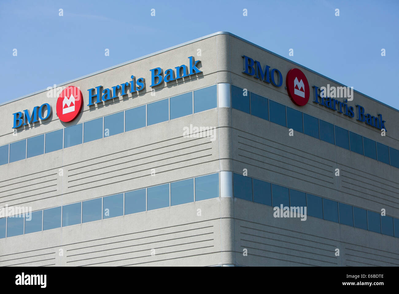 Un immeuble de bureaux occupé par BMO Harris Bank à Naperville, Illinois. Banque D'Images