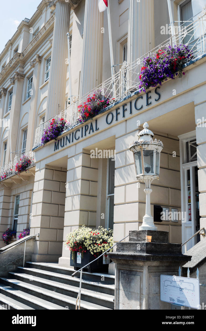 Les bureaux municipaux du Conseil dans le centre-ville de Cheltenham, Gloucestershire Banque D'Images