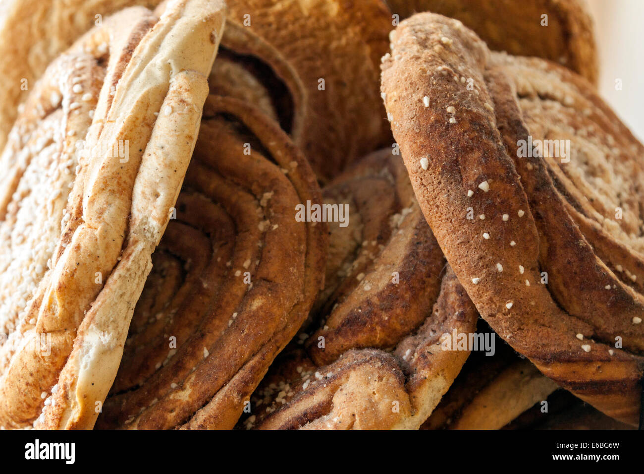 La Cannelle Fraiche Ou Kanelbullar A La Vente Dans Une Boulangerie A Haga Le Vieux Quartier De Goteborg Bohuslan Vastergotland Suede Photo Stock Alamy