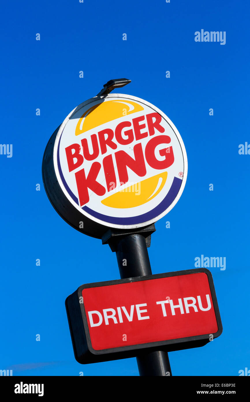 Signer pour une norme de Burger King, restauration rapide et restaurant drivein Photo Stock Alamy