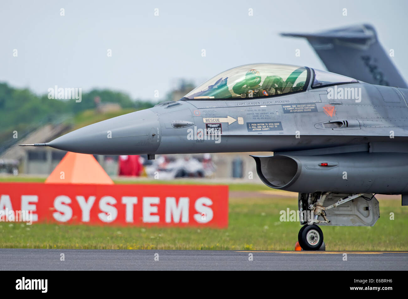 F-16AM Lutte faucon de la Royal Netherlands Air Force se prépare à décoller à RIAT 2014 Banque D'Images