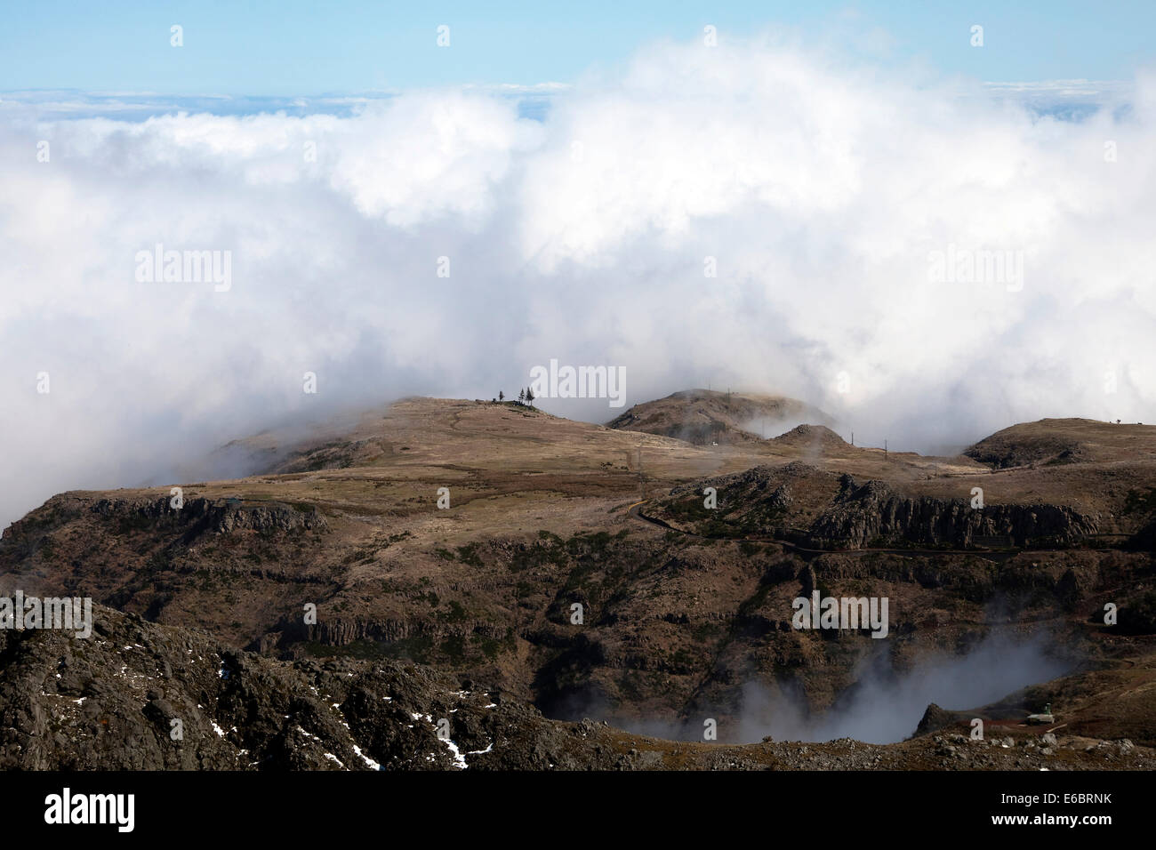 Pico do Arieiro dans les nuages, Madeira, Portugal Banque D'Images
