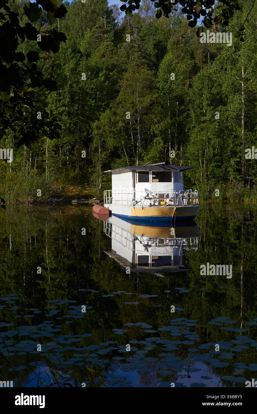 House boat ancré à Lappeenranta, Finlande Banque D'Images