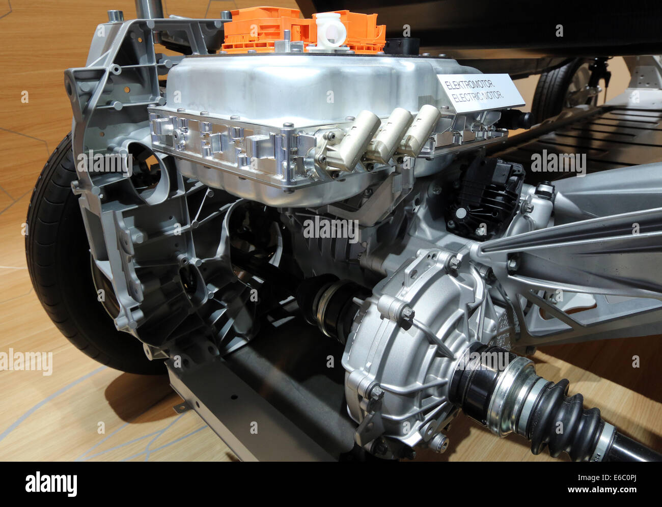 Moteur électrique moteur d'une BMW i3 illustré à la 65e International Motor  Show IAA 2013 à Francfort/Allemagne Photo Stock - Alamy