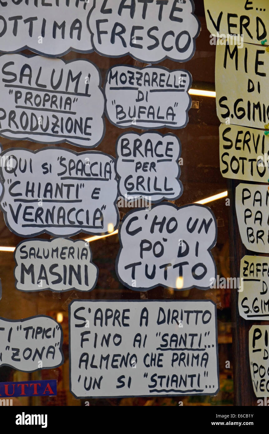 Menus de repas restaurant italien sur fenêtre, San Gimignano, Toscane, Italie, Europe Banque D'Images