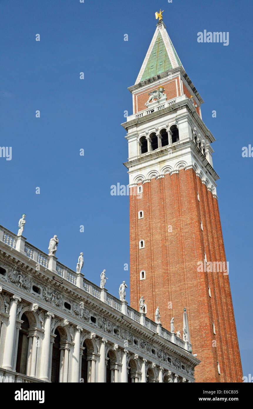 Campanile di San Marco Bell Tower à San Marco Piazza, Venise, Italie, Europe Banque D'Images