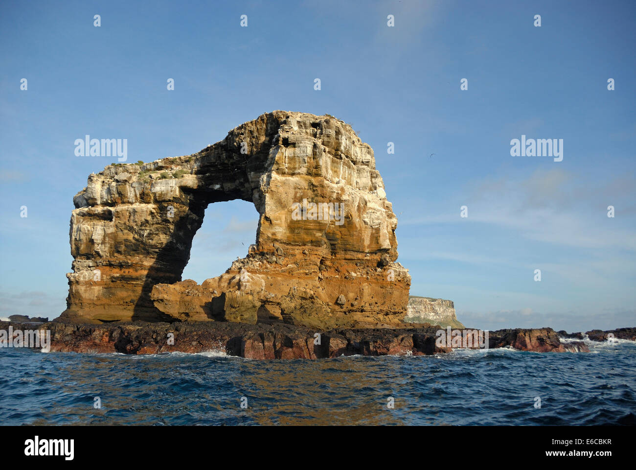 L'Arche de Darwin, Darwin Island, îles Galapagos, Equateur, Amérique du Sud - close-up de la mer Banque D'Images