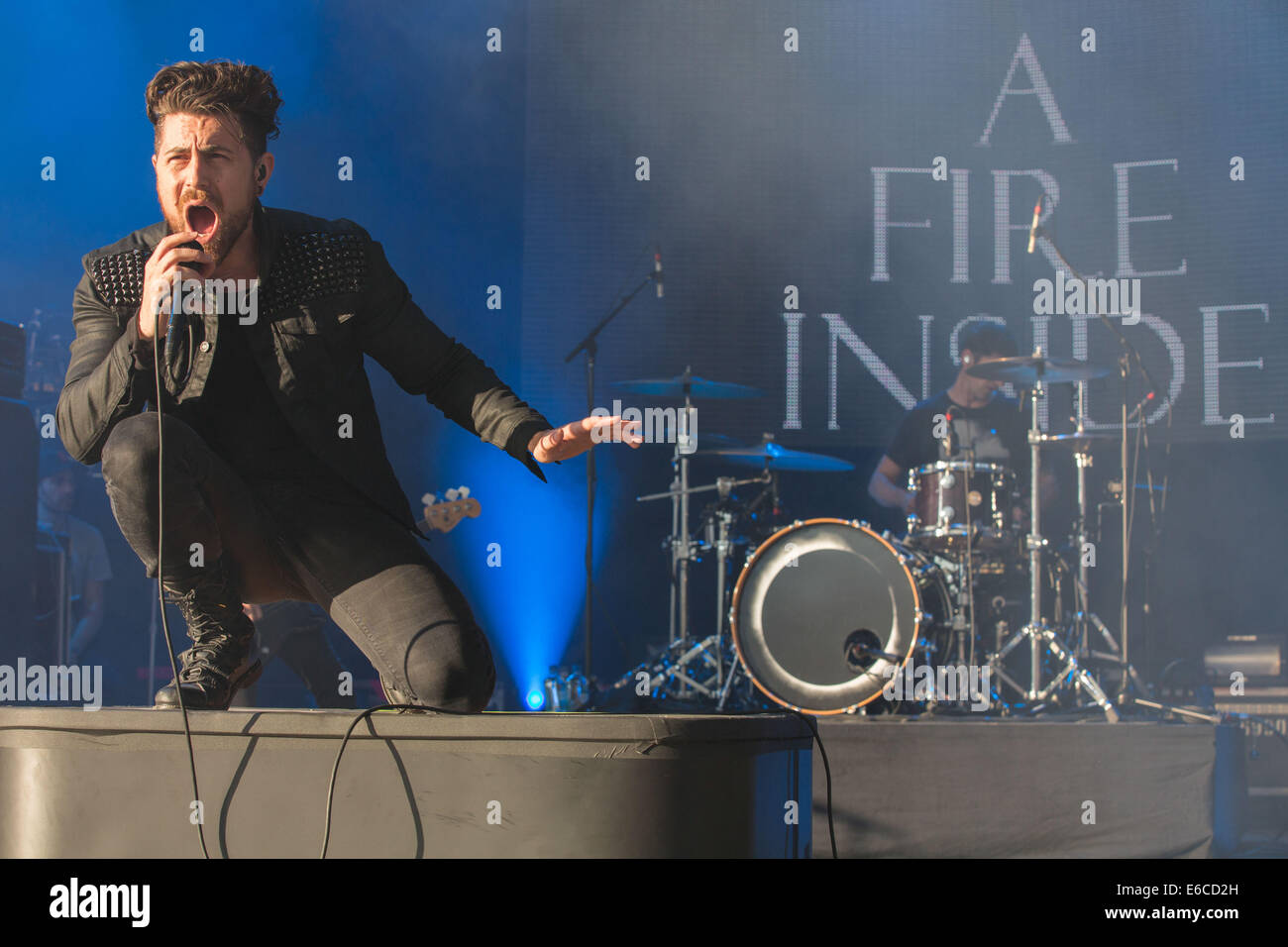 18 août 2014 - Holmdel, New Jersey, États-Unis - Davey Havok chanteur du groupe AFI effectue en direct sur la PNC Bank Arts Center à Holmdel (New Jersey) (Crédit Image : © Daniel DeSlover/Zuma sur le fil) Banque D'Images