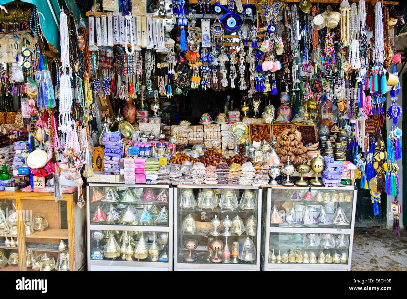 Moulay Idris Village,Ville,Ancienne colonie juive,boutiques,près de la Ruine,ville romaine de Volubillis,Maroc Banque D'Images