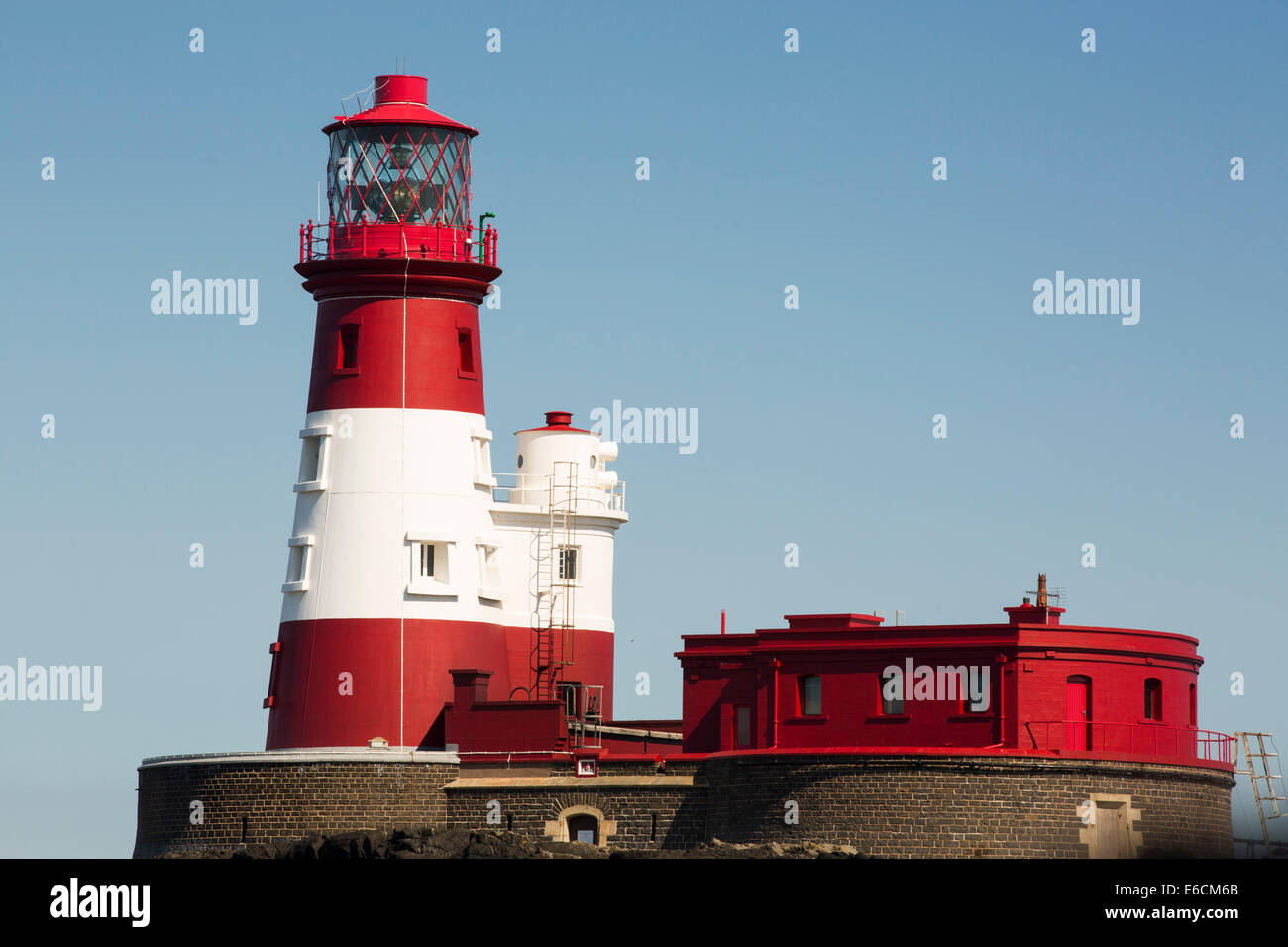 Les Iles Farne, Northumberland, Angleterre, avec le phare de Longstone que Grace Darling réalisé son célèbre le sauvetage. Banque D'Images