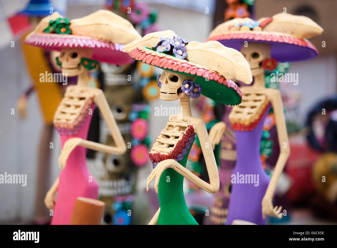 Catrinas pendant le Jour des Morts Les festivités dans un marché de Patzcuaro, Michoacan au Mexique. Banque D'Images