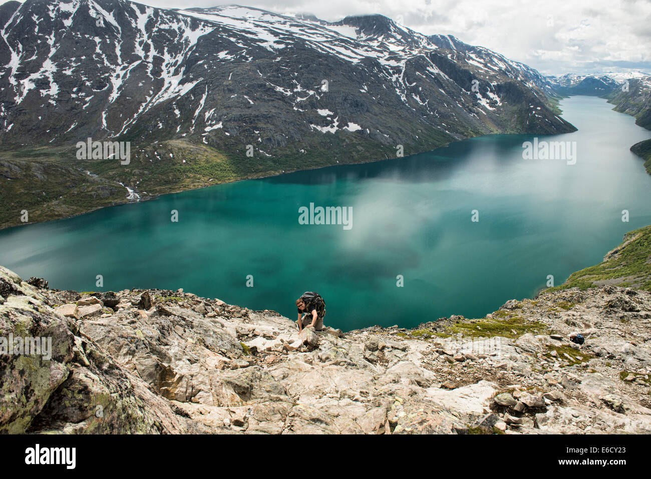 Belle vue depuis la crête de Besseggen randonnée dans le parc national de Jotunheimen, Norvège Banque D'Images