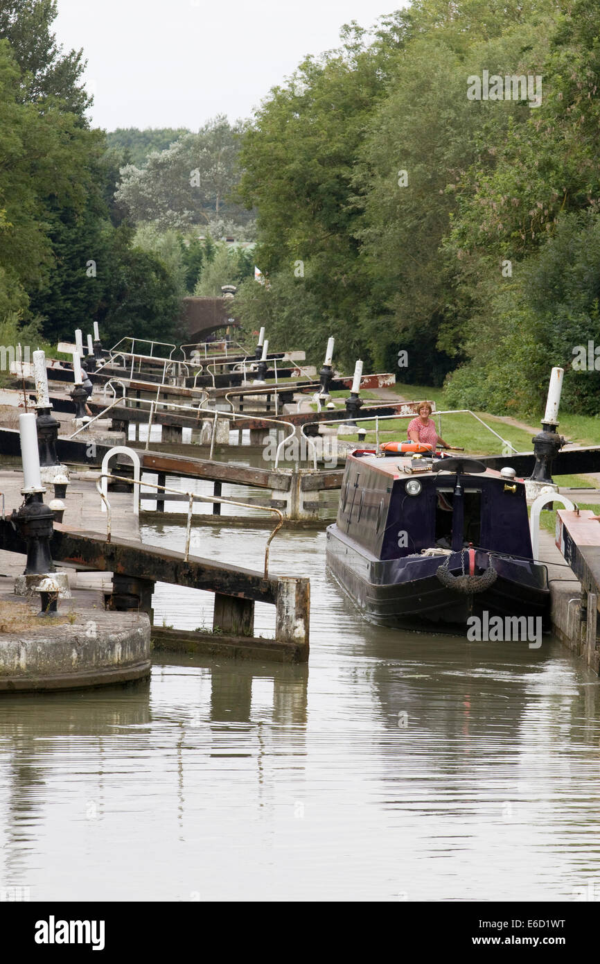 A Hatton Narrowboats écluses sur le Canal Grand Union Banque D'Images