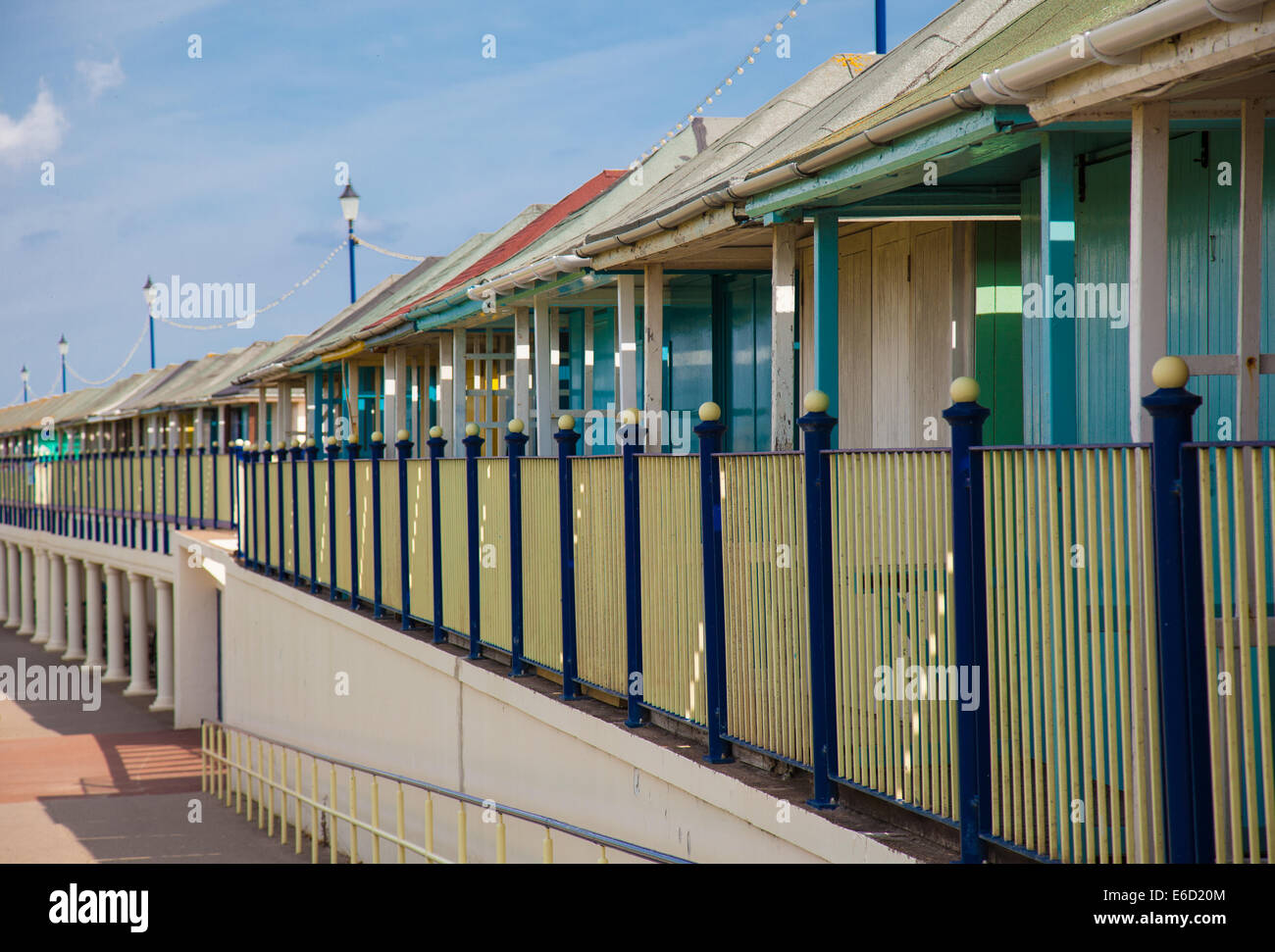 Cabines de plage à Sutton on sea Banque D'Images