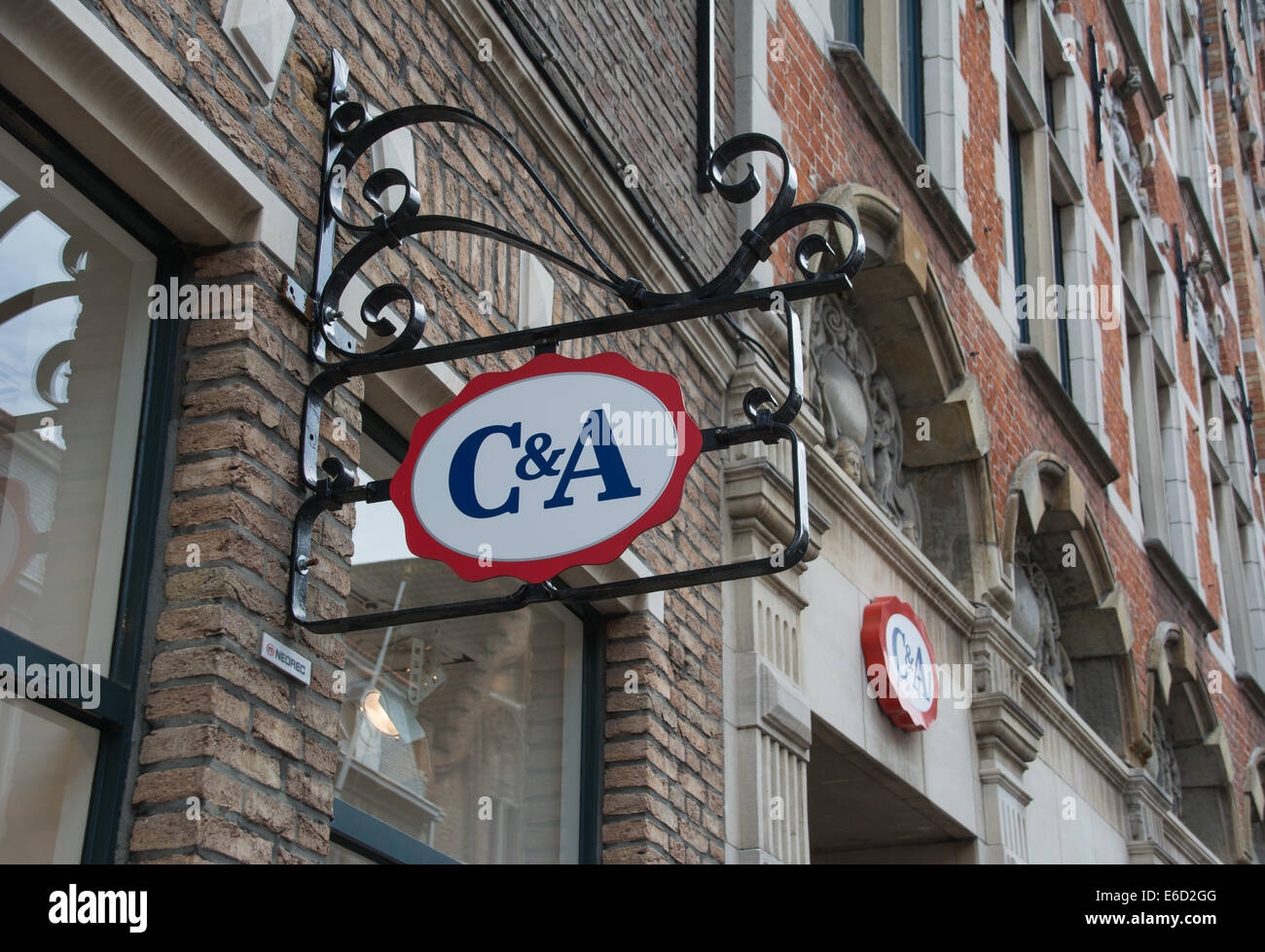 Enseigne de magasin de vêtements C&A. Bruges, Belgique Banque D'Images
