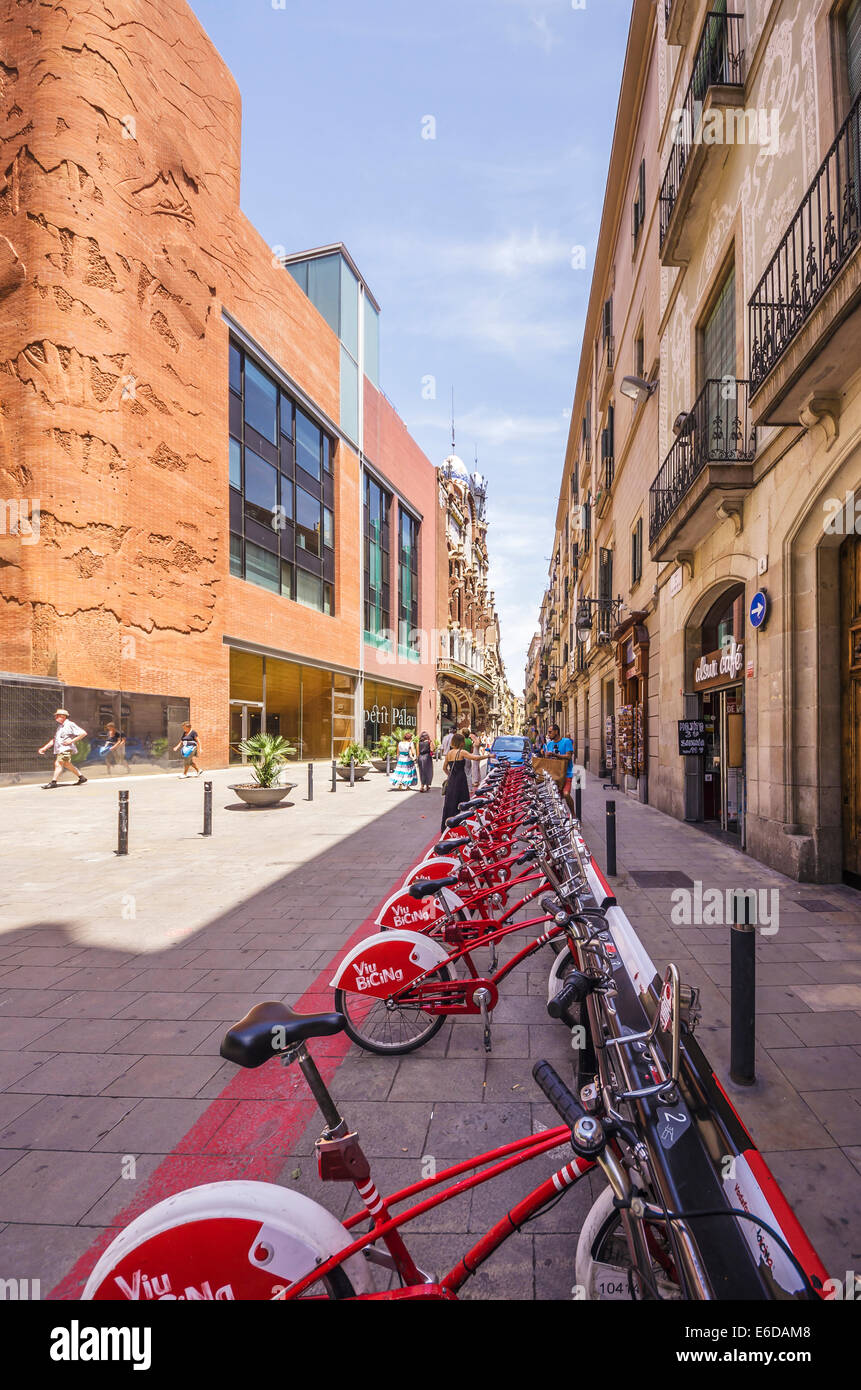 Espagne, Barcelona, Sant Pere, location vélo gare Banque D'Images