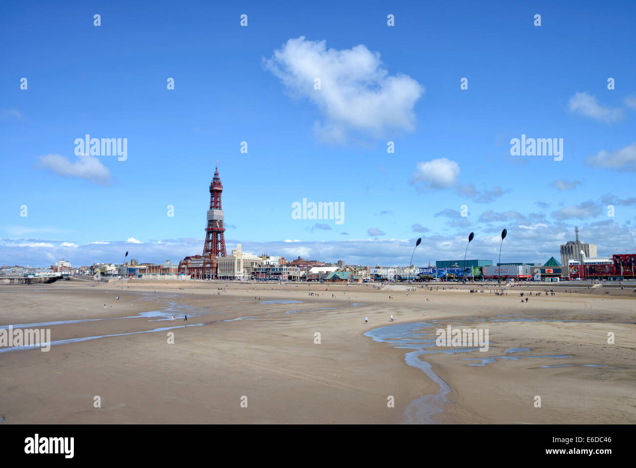 La tour de Blackpool, dans le Lancashire, Angleterre Vue sur la plage de central pier Banque D'Images
