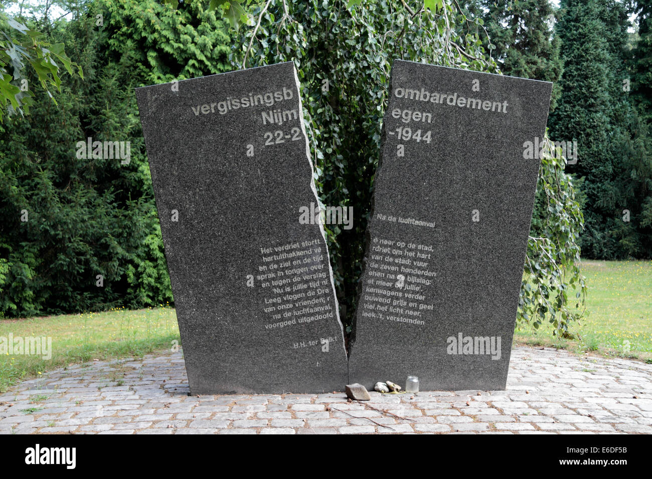 Les bombardements alliés à la jonction avec Graafseweg Memorial Cemetery, Nijmegen, Pays-Bas. Banque D'Images