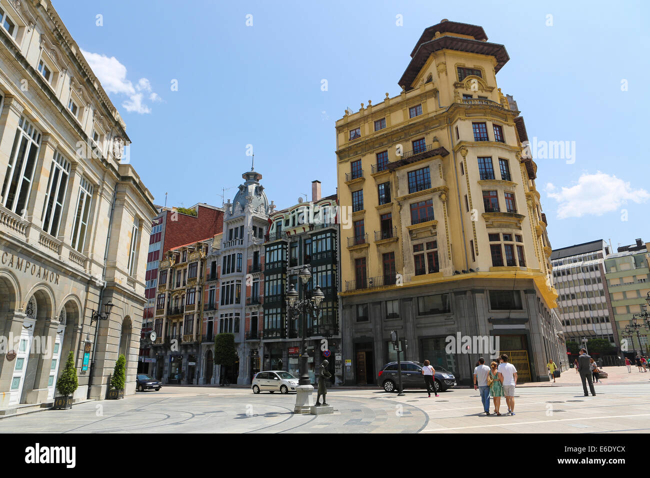 OVIEDO, ESPAGNE - 17 juillet 2014 : l'architecture typique dans le centre de Oviedo, Asturias, Espagne. Banque D'Images