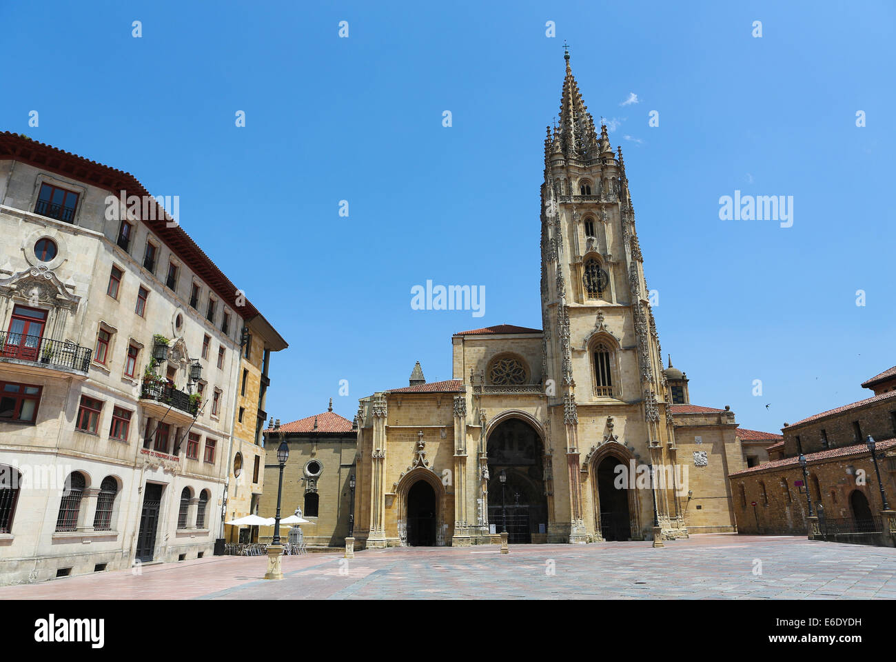 La cathédrale de San Salvador à Oviedo, capitale des Asturies, Espagne. Banque D'Images