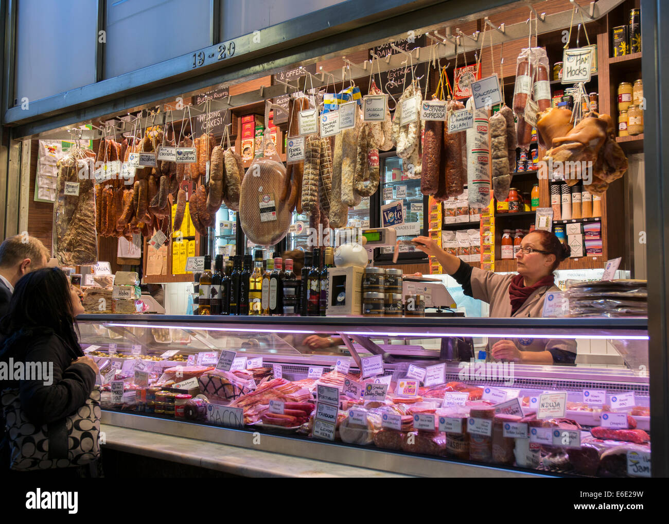 Boutique comptoir de charcuterie Banque D'Images