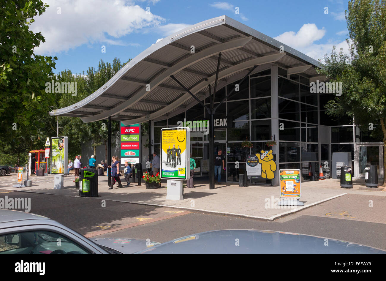 L'avant et à l'entrée du parc Hopwood Pause Bienvenue sur le site de l'autoroute M42, au sud de Birmingham. UK Banque D'Images L'avant et à l'entrée du parc Hopwood Pause Bienvenue sur le site de l'autoroute M42, au sud de Birmingham. UK Banque D'Images