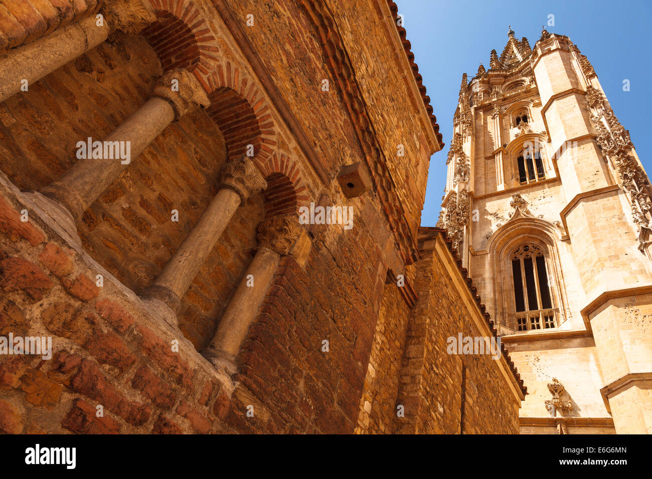 La Cathédrale de San Salvador. La ville d'Oviedo. La province des Asturies. L'Espagne. L'Europe Banque D'Images