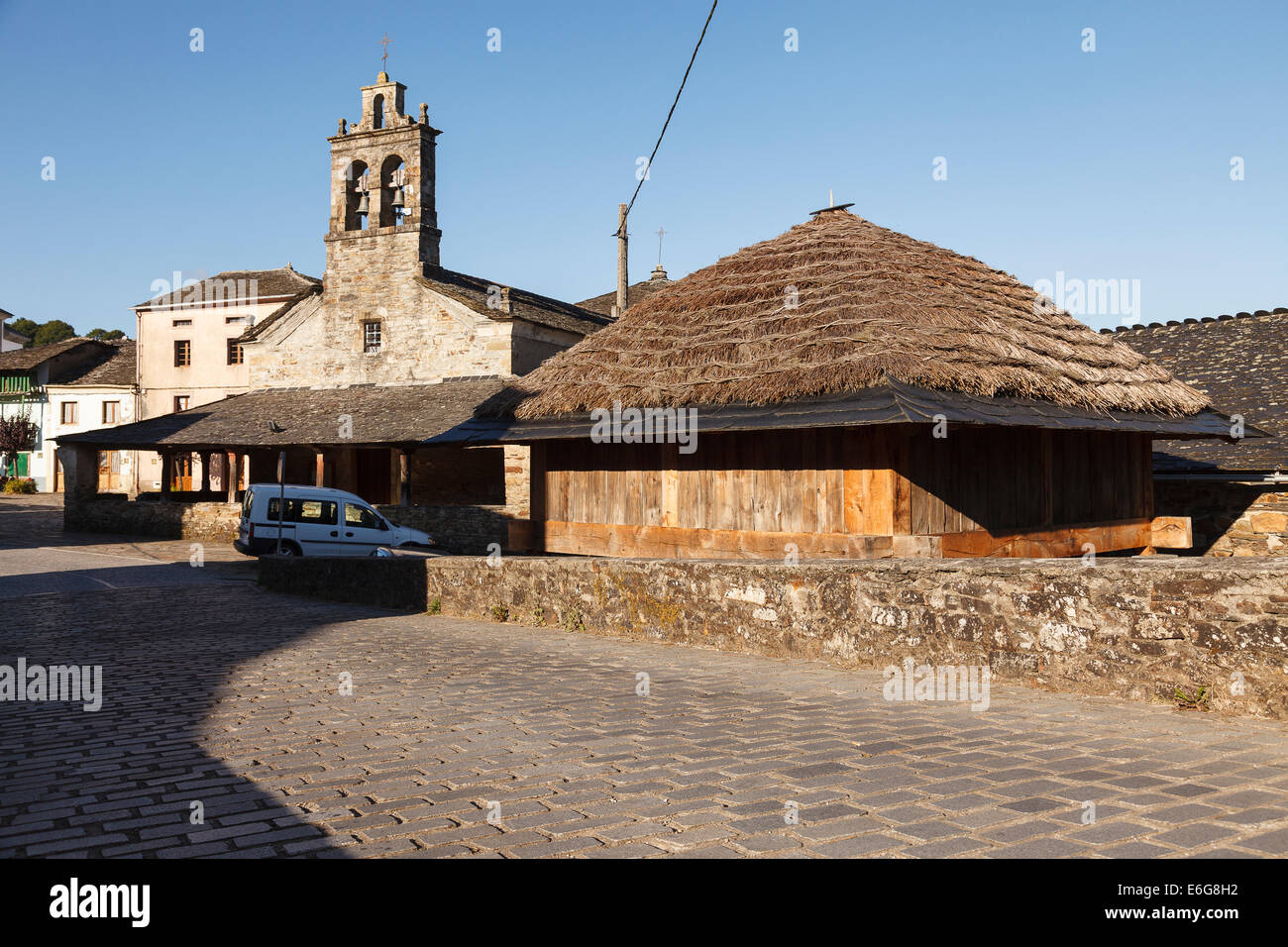 L'église. San Martin de Oscos. Los Oscos. La province des Asturies. L'Espagne. L'Europe Banque D'Images