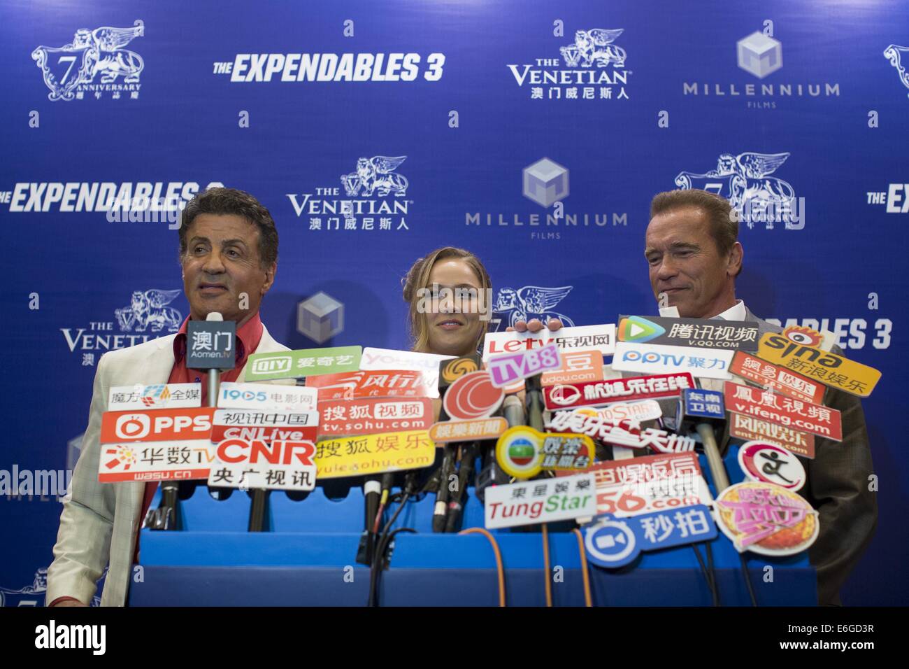 Stallone And Ronda Rousey Sylvester stallone and arnold schwarzenegger Banque de photographies et ...