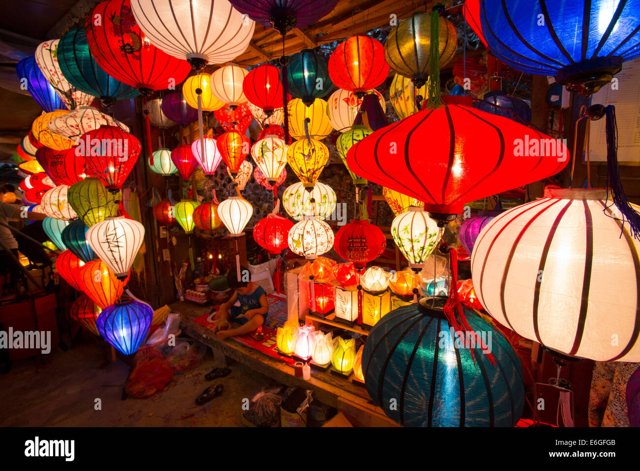 Lanterne en soie shop à Hoi An Vietnam Banque D'Images