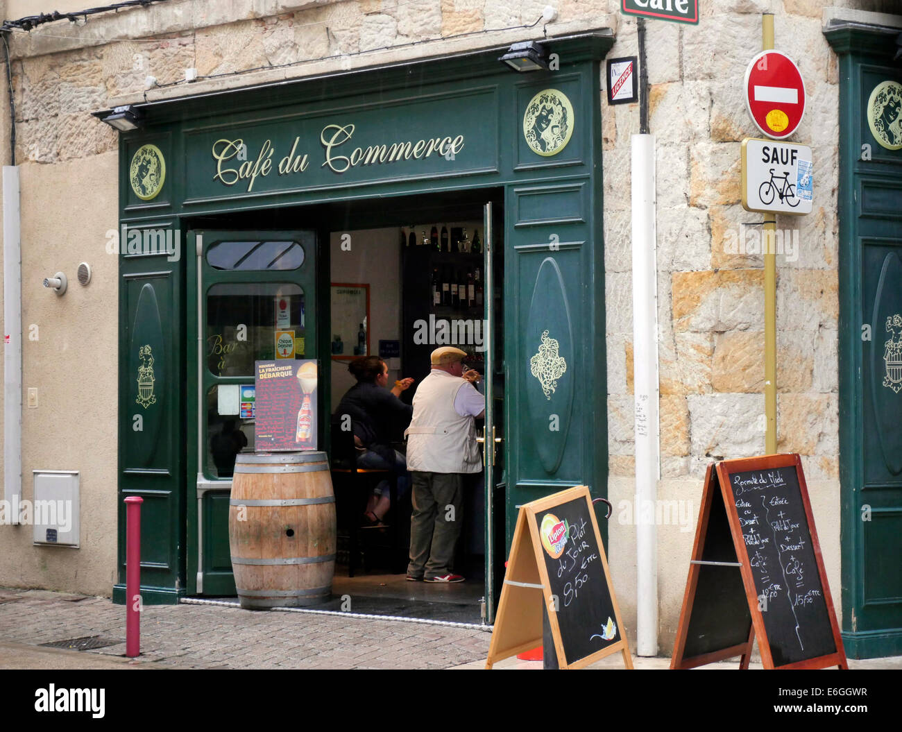 Café Français, le centre-ville de Foix, Ariège, France Banque D'Images