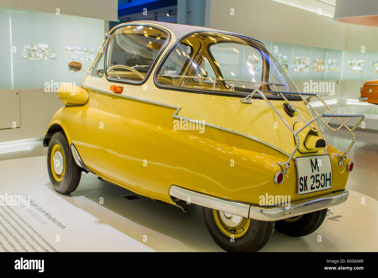 BMW Isetta voiture chez BMW Welt (BMW World) à Munich (Allemagne), Banque D'Images