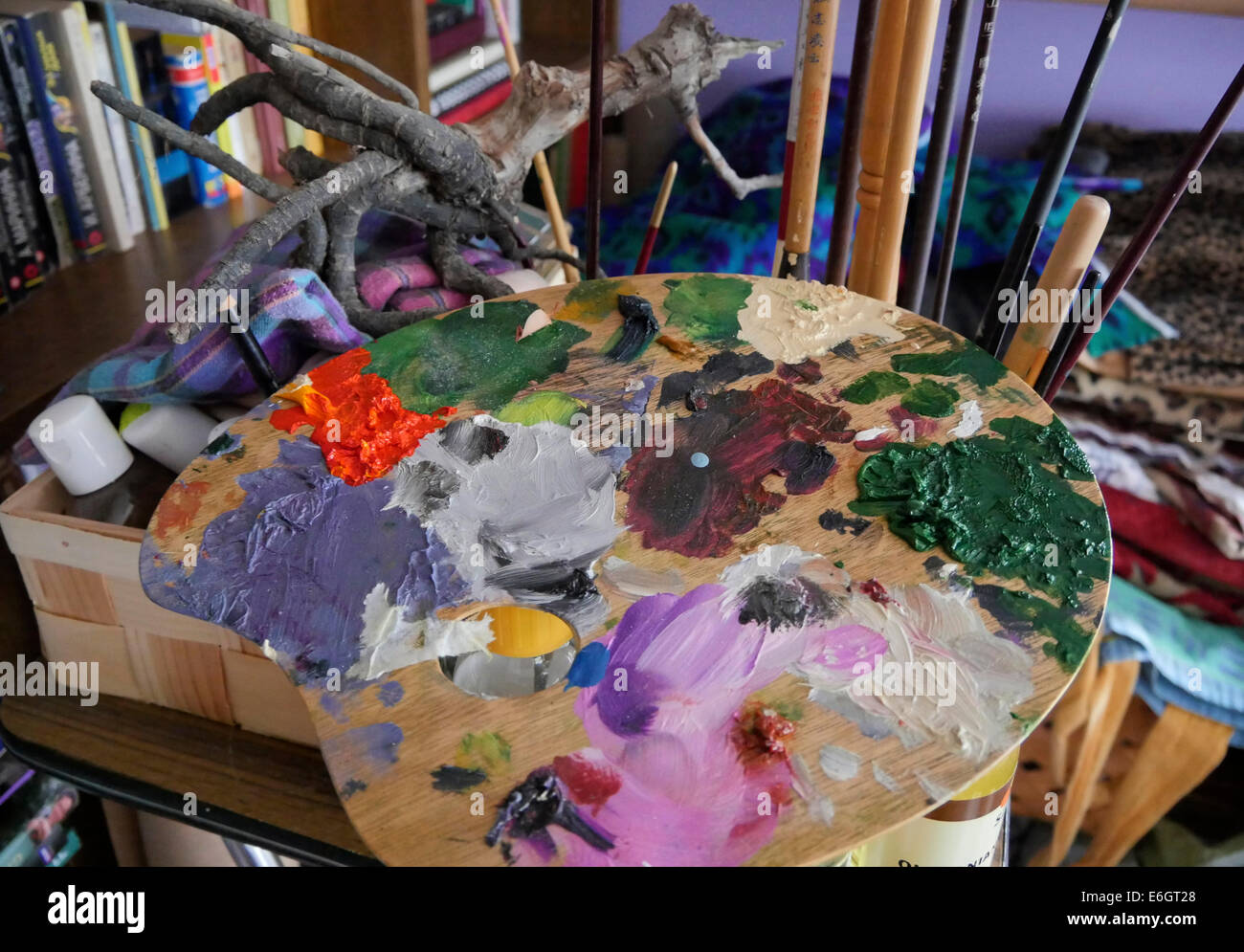 Palette de couleurs de l'artiste avec des huiles et acryliques Banque D'Images
