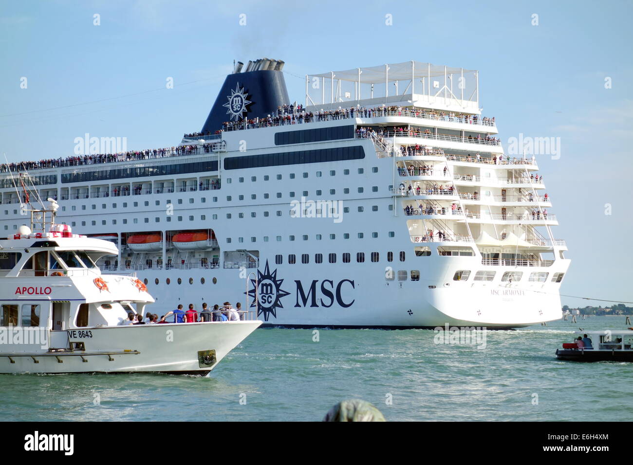 Bateau de croisière MSC de traverser la lagune de Venise, Italie Banque D'Images