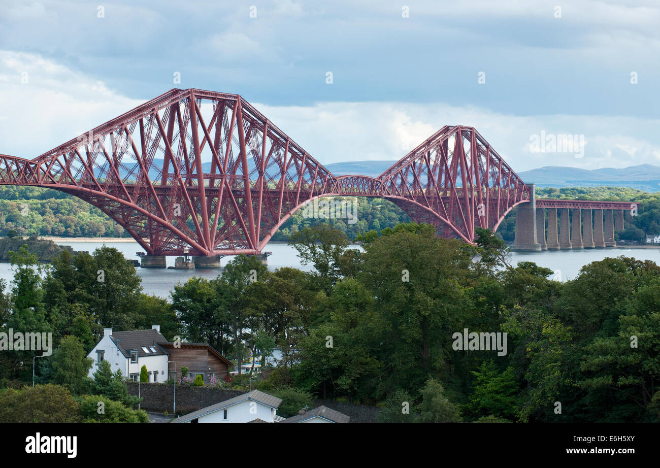 De l'avant pont-rail enjambant le Firth of Forth près d'Edimbourg Banque D'Images