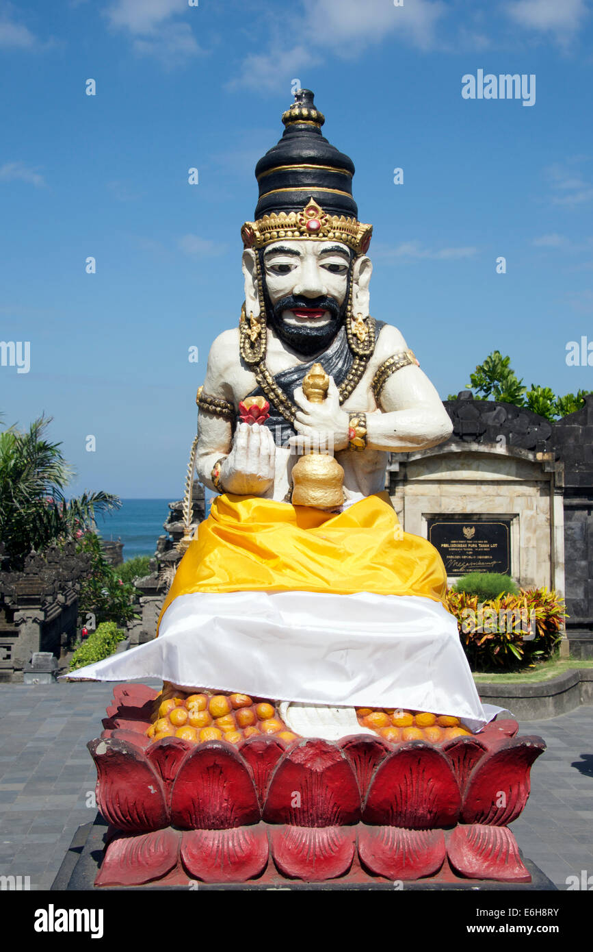Statue du dieu hindou temple de Tanah Lot Bali Indonésie Banque D'Images