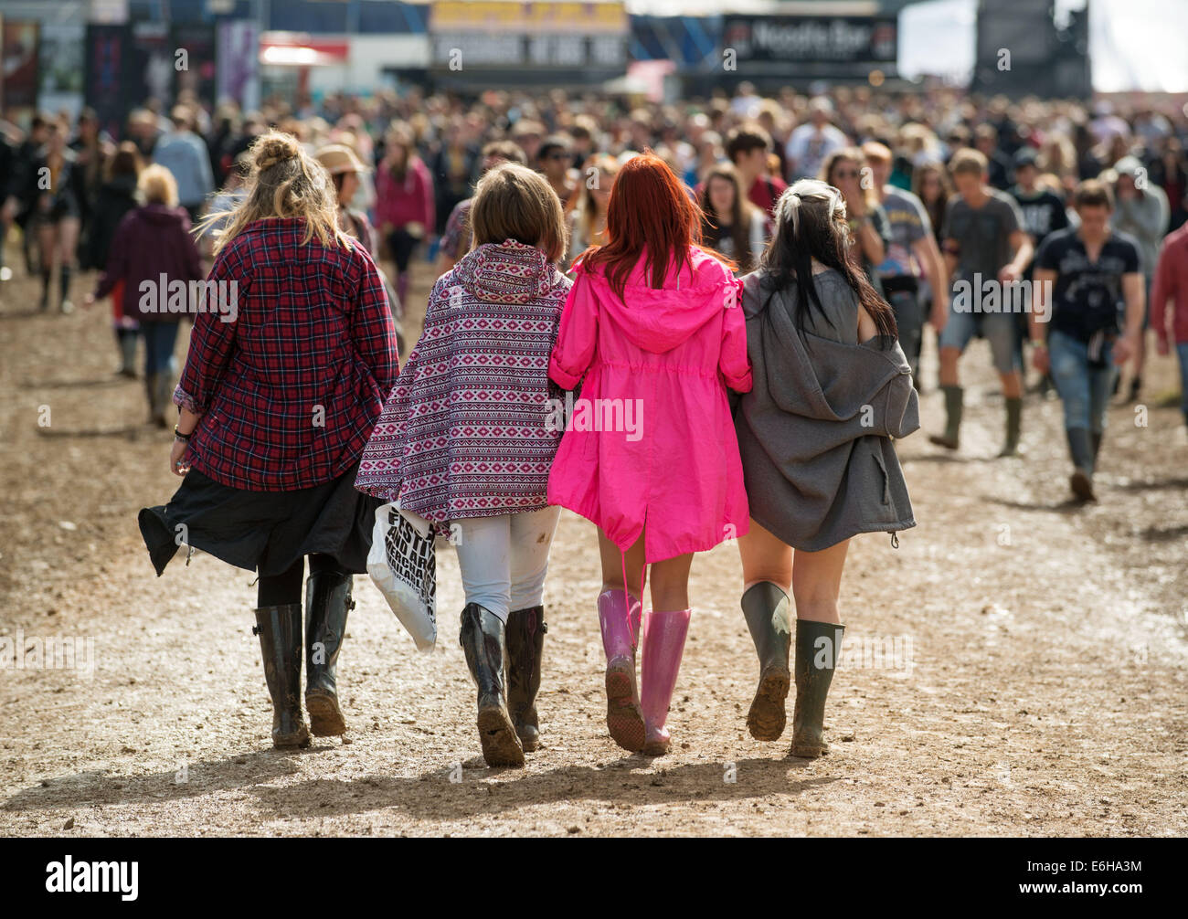 Leeds, UK. 23 août, 2014. Les festivaliers de profiter de l'atmosphère au cours de la deuxième journée de Leeds Festival à Bramham Park le 23 août 2014 à Leeds, Royaume-Uni Crédit : Sam Kovak/Alamy Live News Banque D'Images