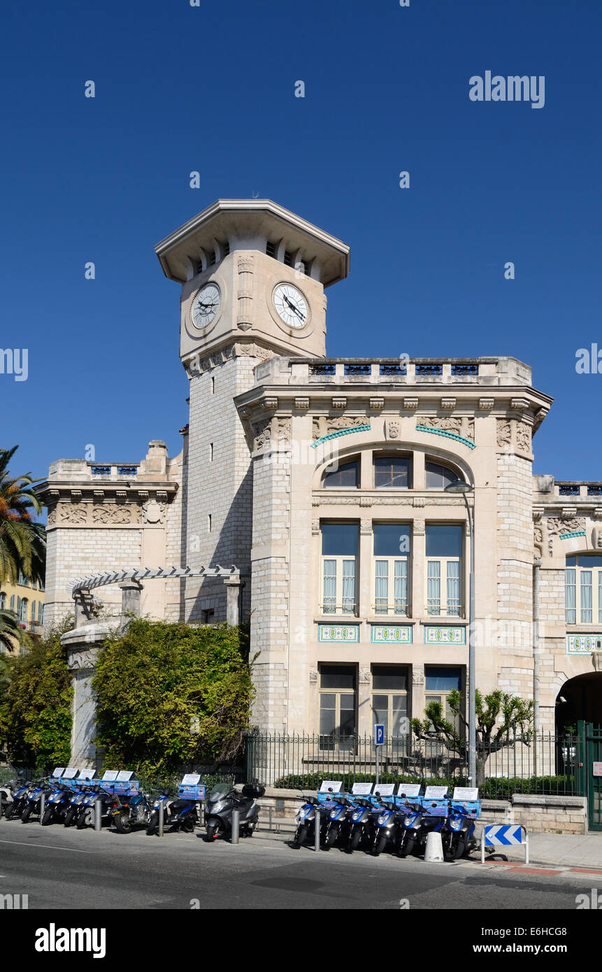 Tour de l'horloge emblématique de la Belle époque époque Lycée Massena ou Massena Nice Alpes-Maritimes France High School Banque D'Images