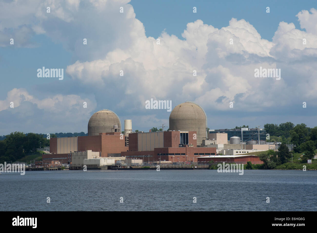 New York, l'Hudson. Centrale nucléaire d'Indian Point, seule installation nucléaire sur la rivière Hudson. Banque D'Images