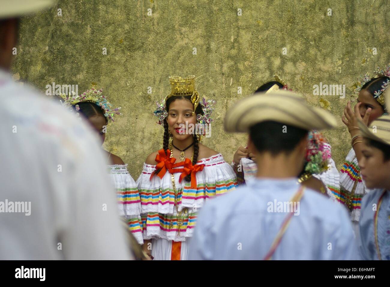 Les jeunes du groupe de musique folklorique panaméenne Banque D'Images