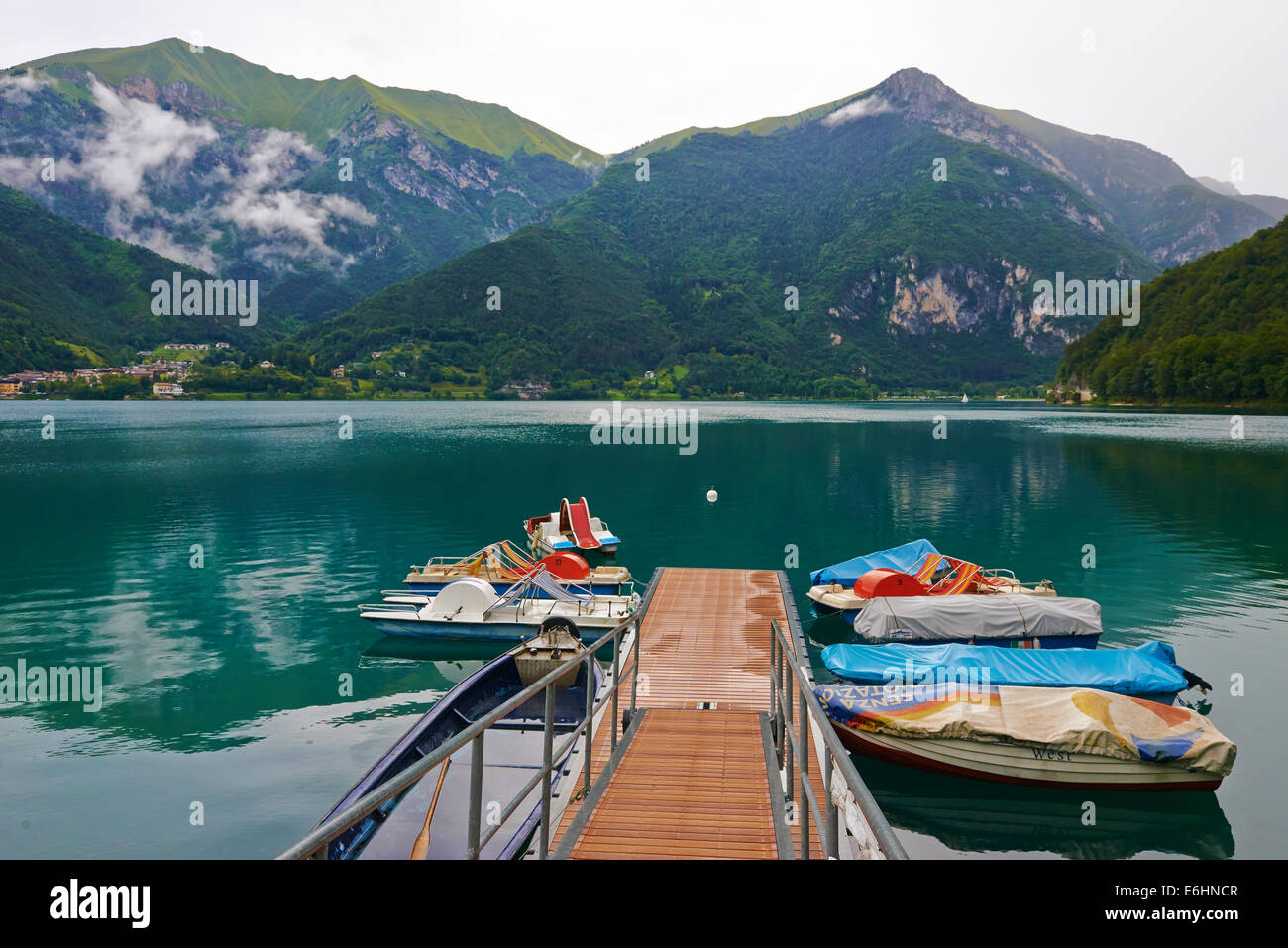 Lago di Ledro, à l'ouest du lac de Garde, Trento, Italy, Europe Banque D'Images