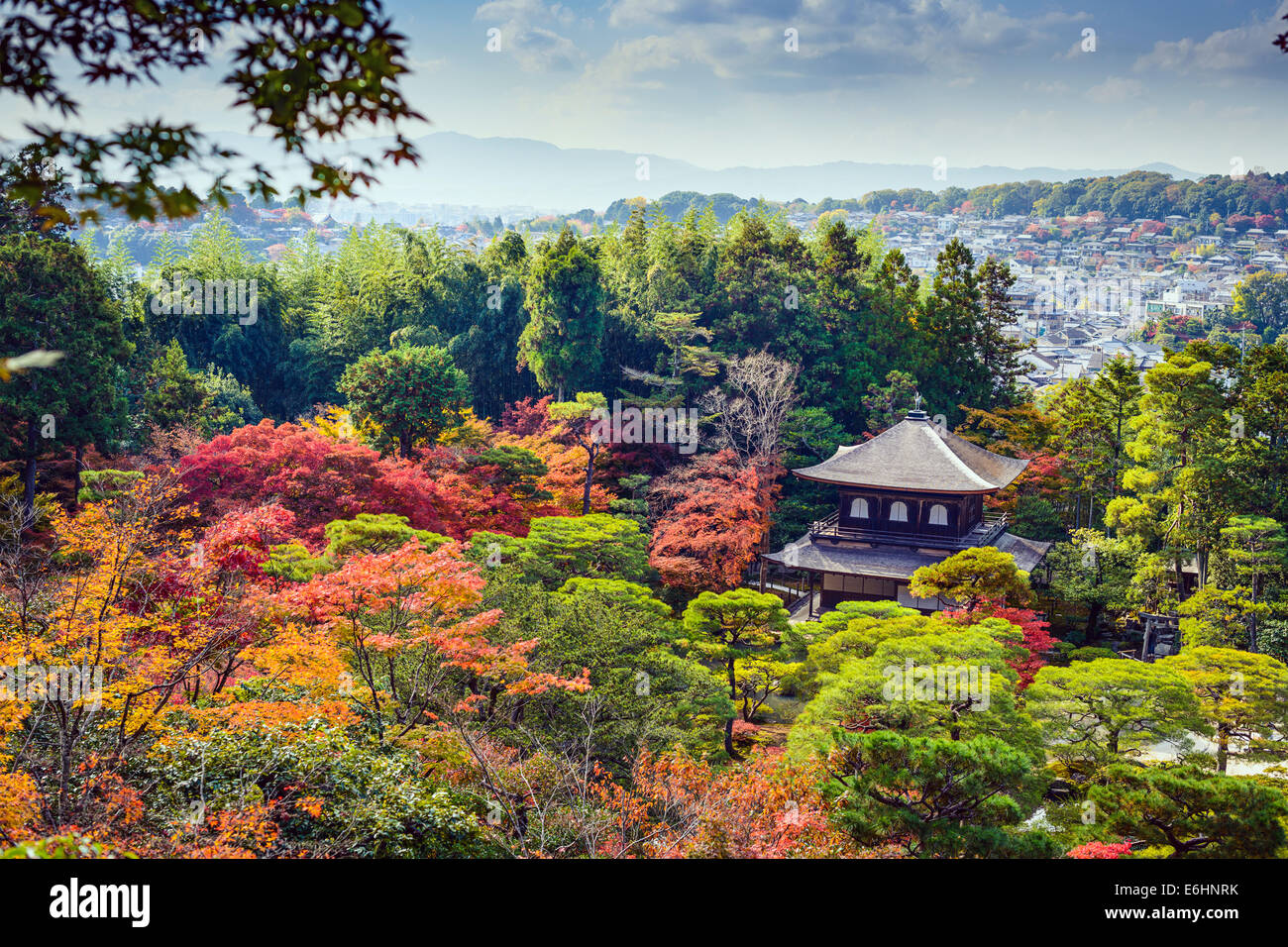 Kyoto, Japon feuillage d'automne au Temple Ginkaku-ji Temple du pavillon d'argent. Banque D'Images