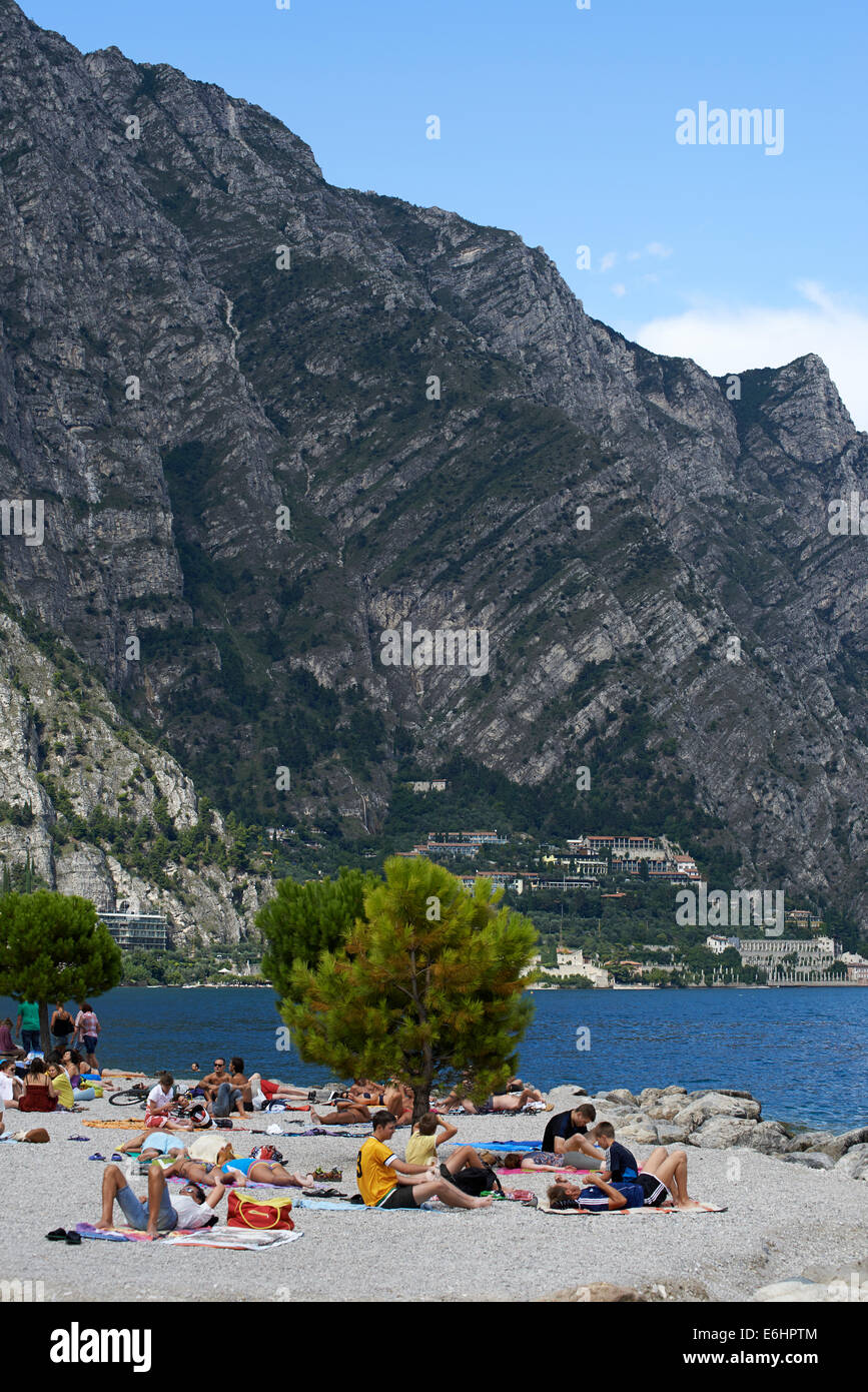 Limone sul Garda sur le lac de Garde, les lacs italiens, Lombardie, Italie, Europe Banque D'Images