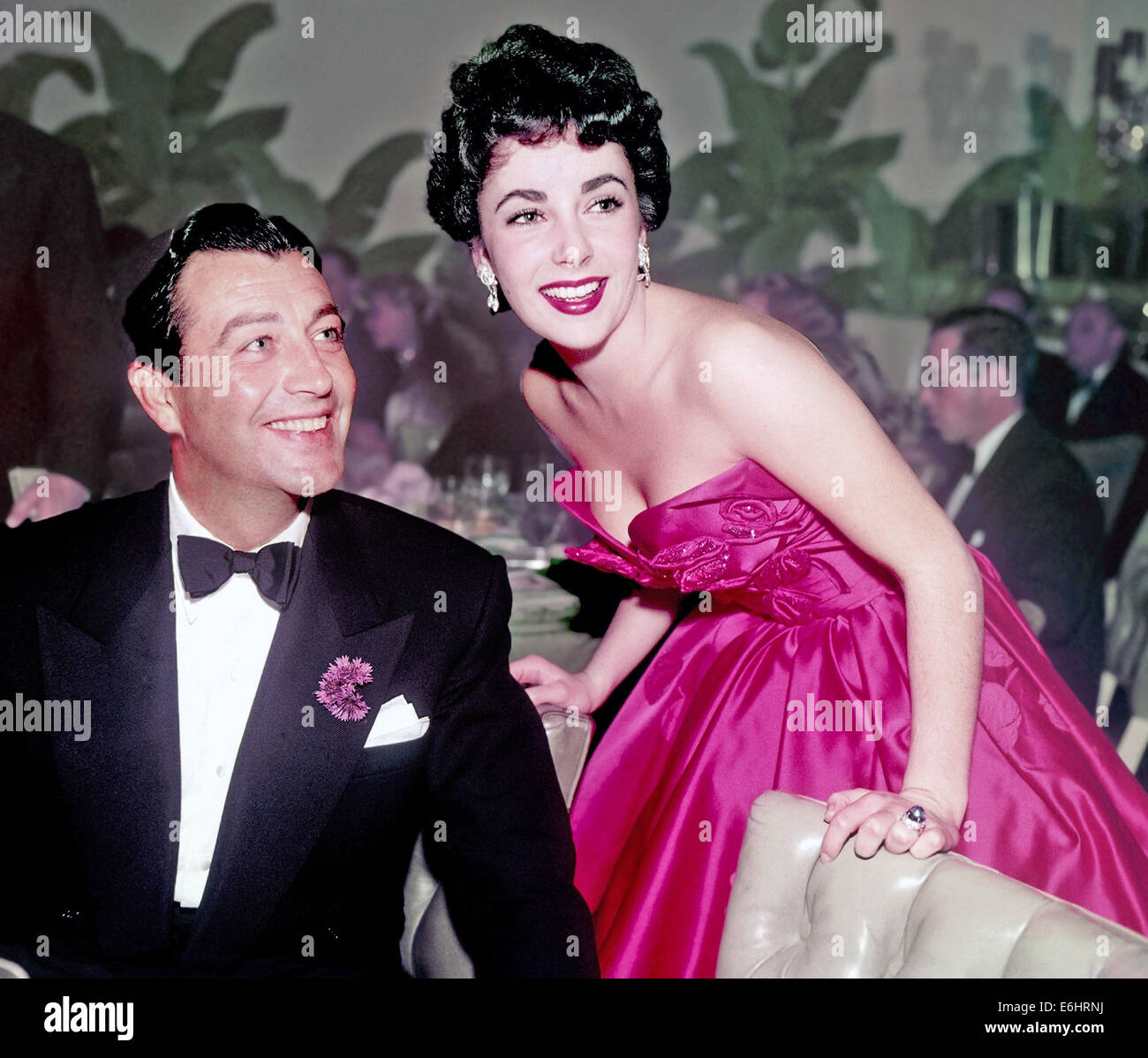 ELIZABETH TAYLOR avec Robert Taylor à la premiere après le dîner pour Quo Vadis en 1951 Banque D'Images