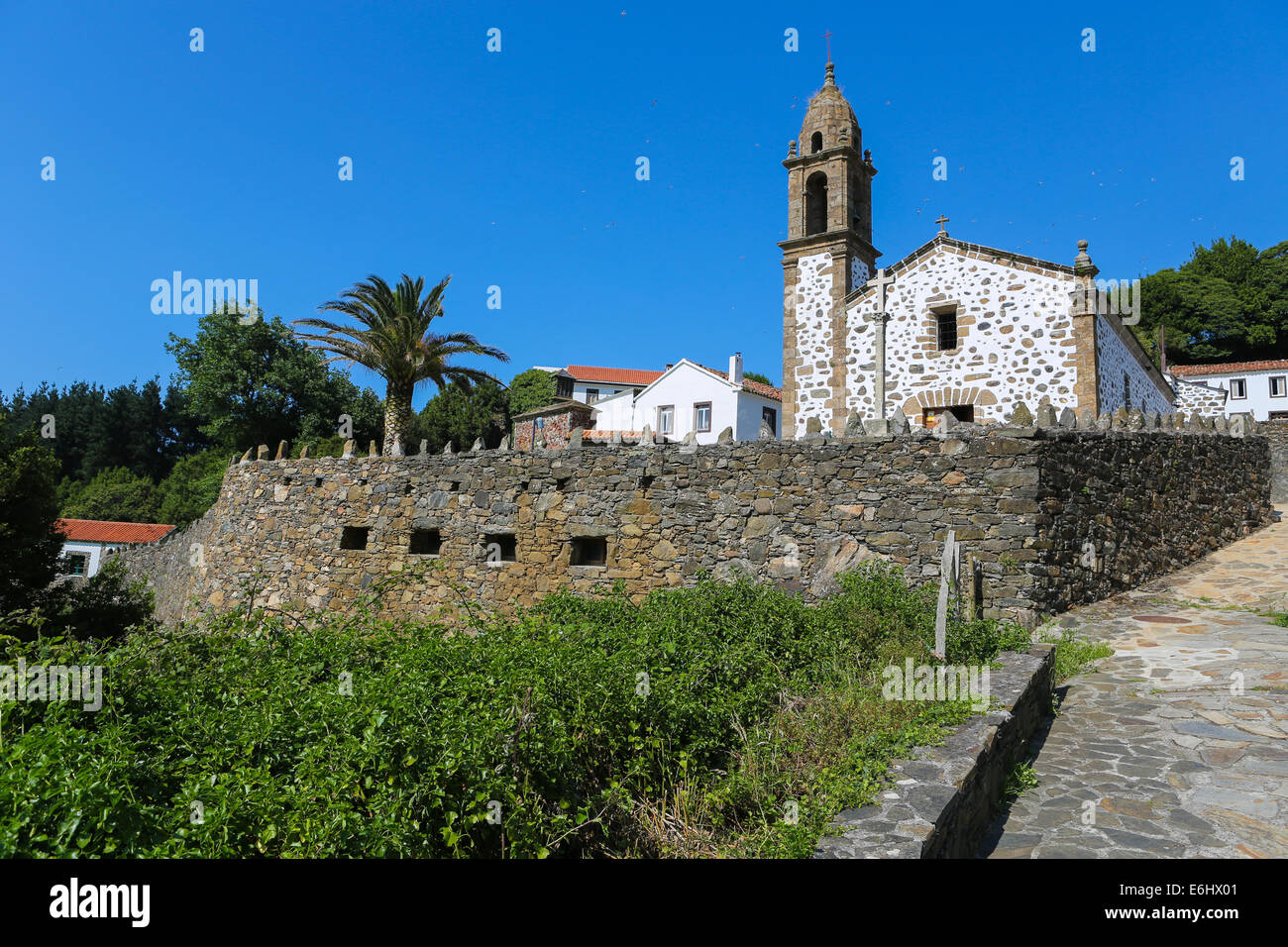 Église de San Andrés de Teixido en Galice, Espagne, dans la région de Rias Altas. Cette église est un célèbre lieu de pélerinage sur les mos Banque D'Images